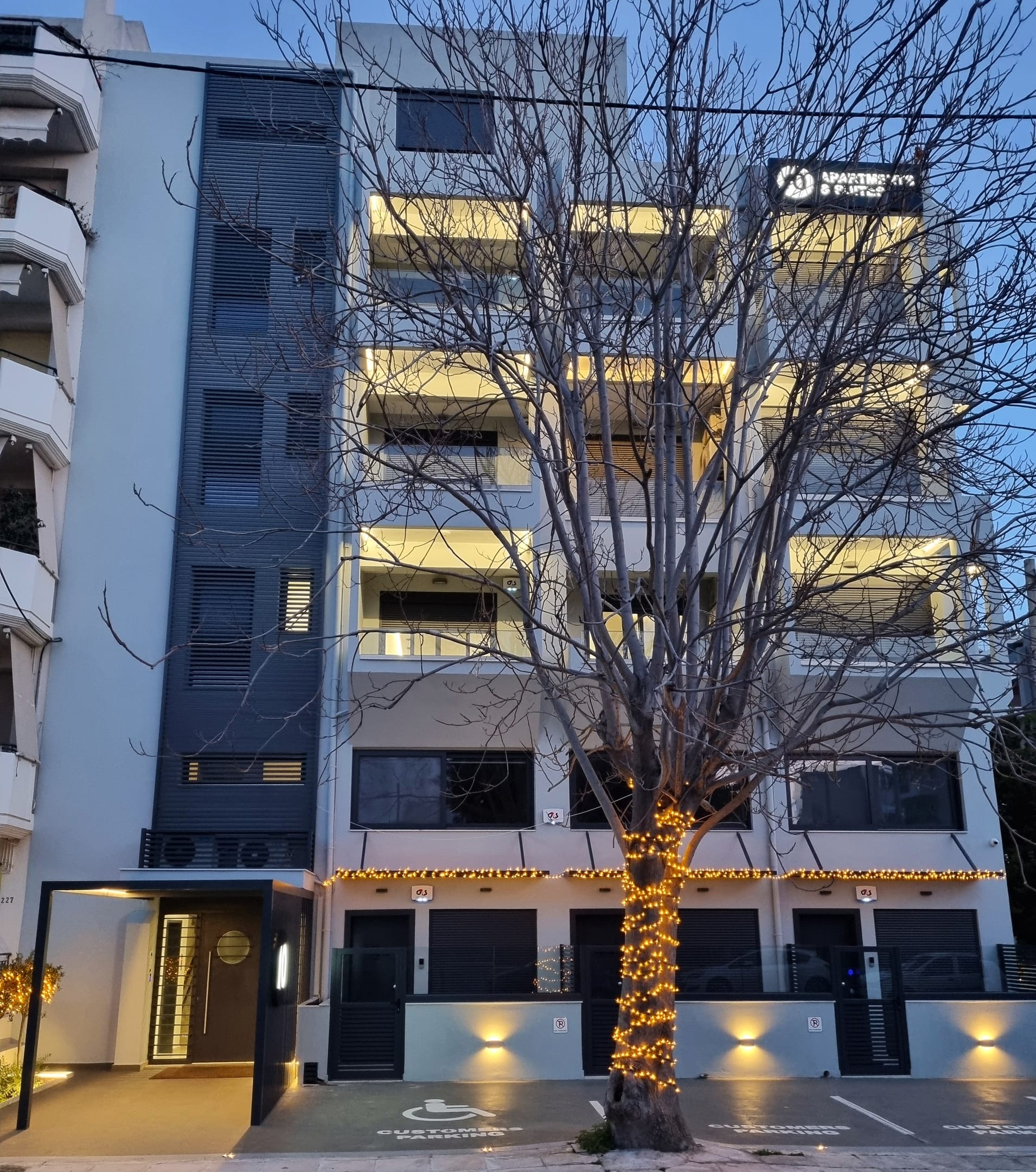 10 Apartments & Suites Athens - 4