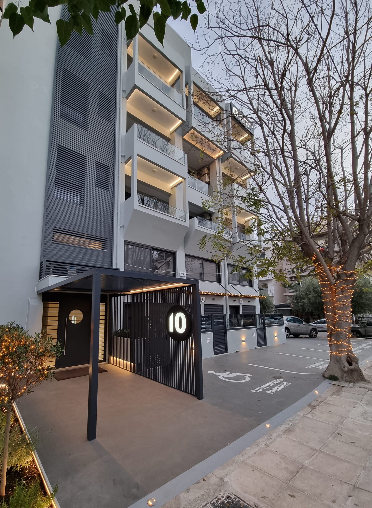 10 Apartments & Suites Athens - 6