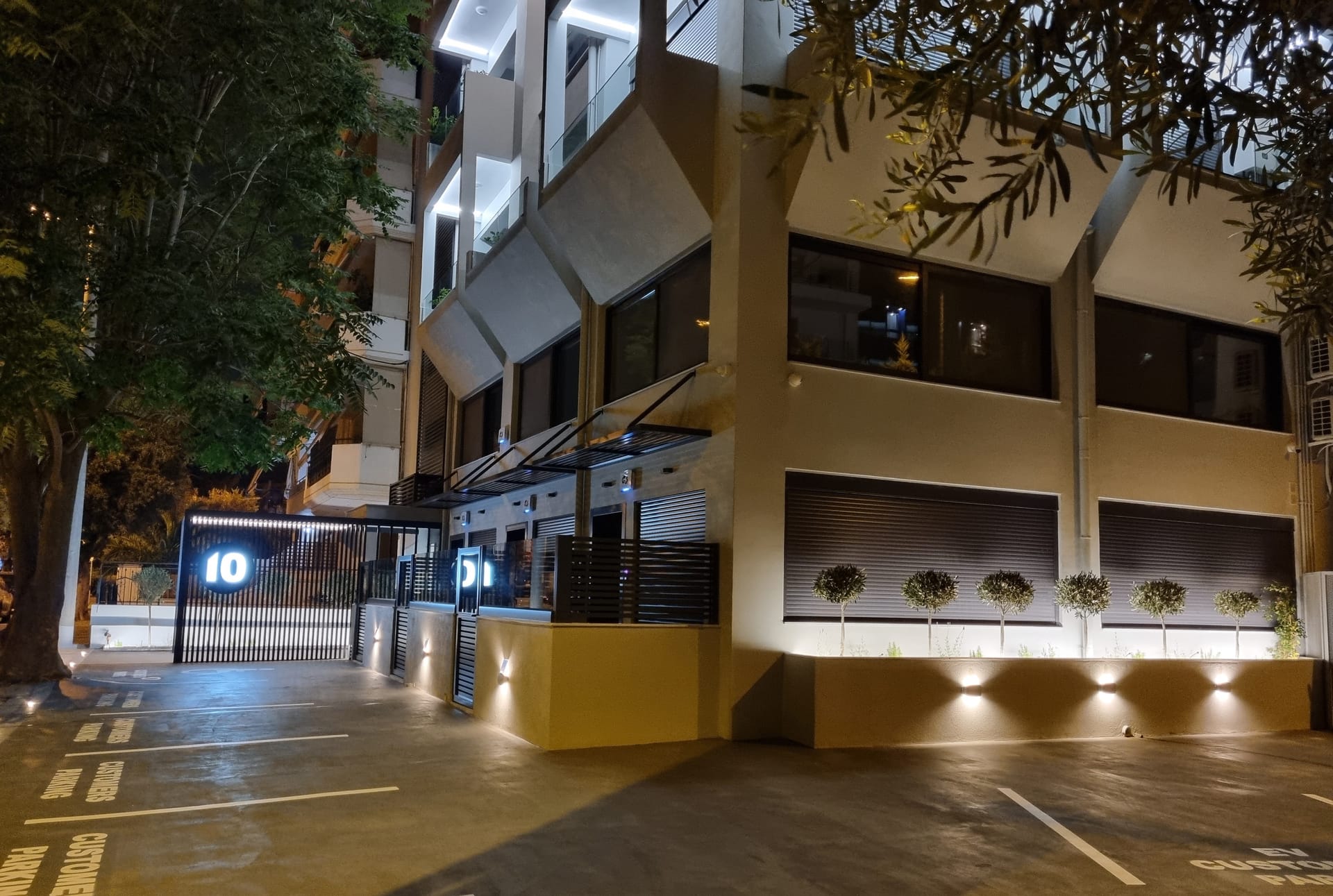 10 Apartments & Suites Athens - 8