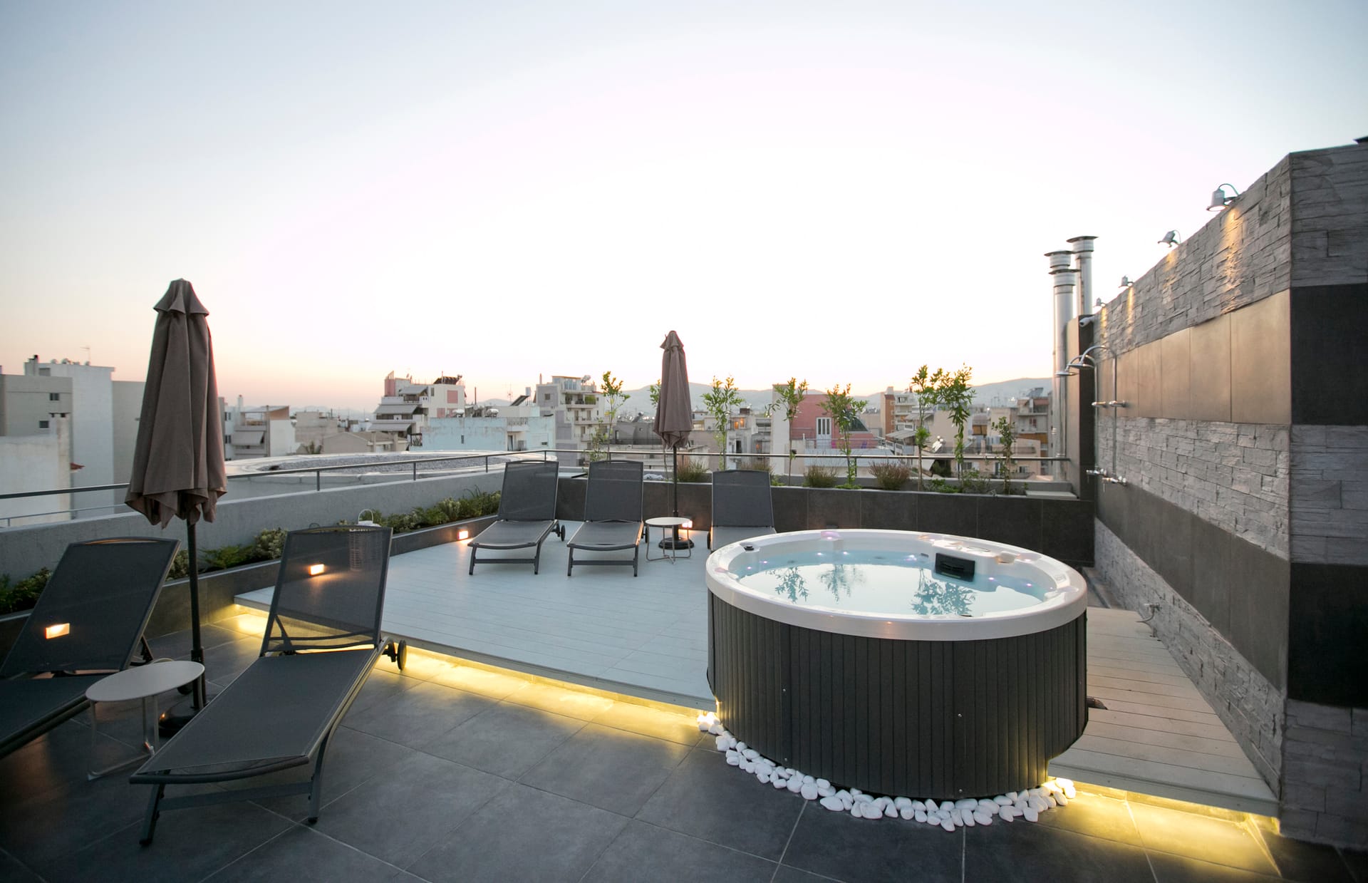47 Luxury Suites and Lofts - 9