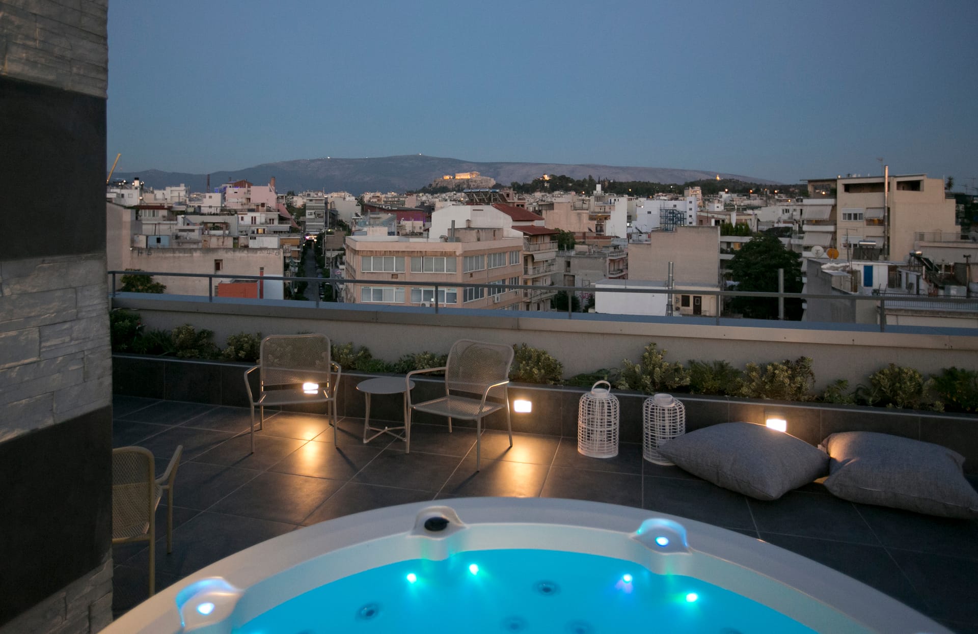 47 Luxury Suites and Lofts - 10