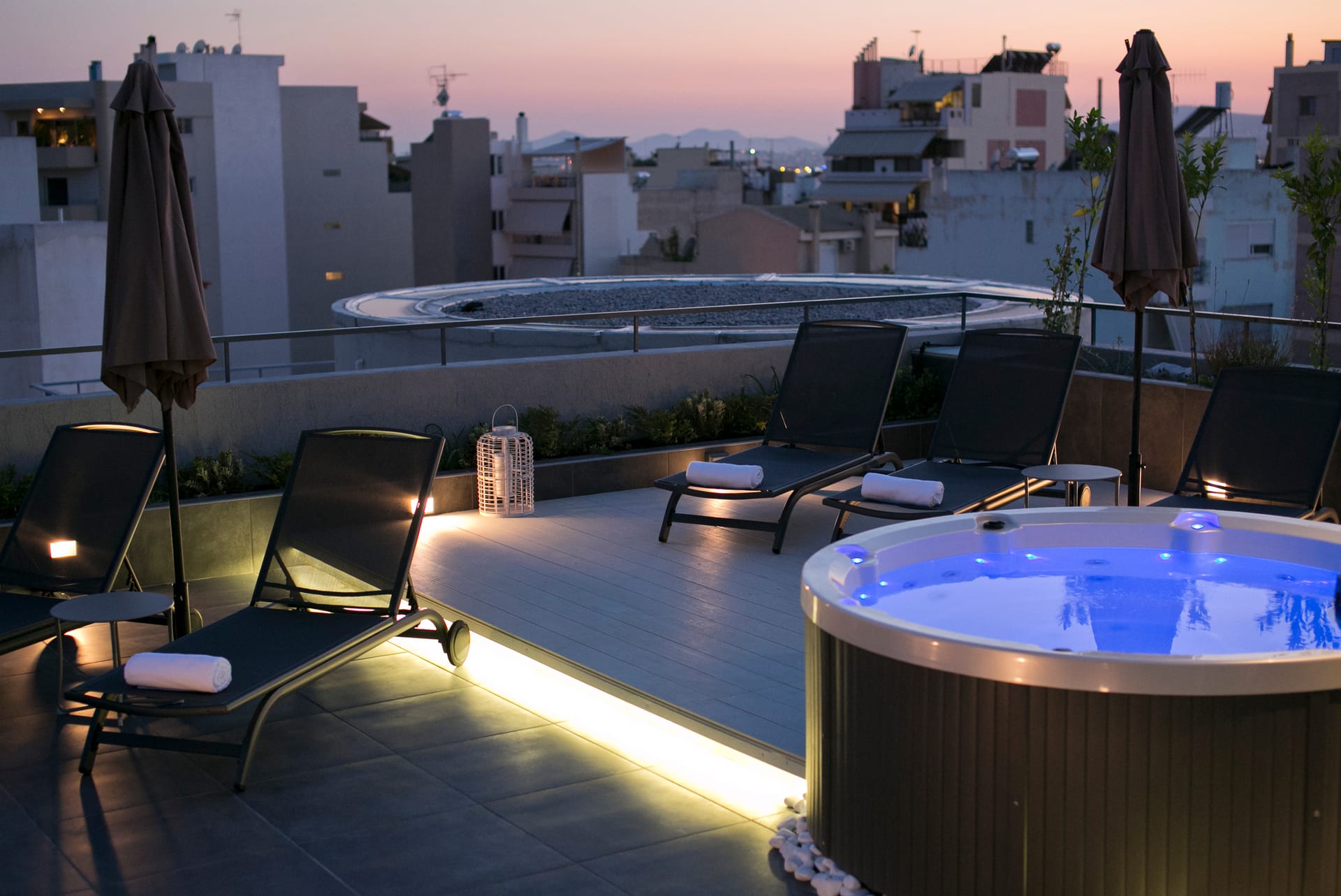 47 Luxury Suites and Lofts - 12