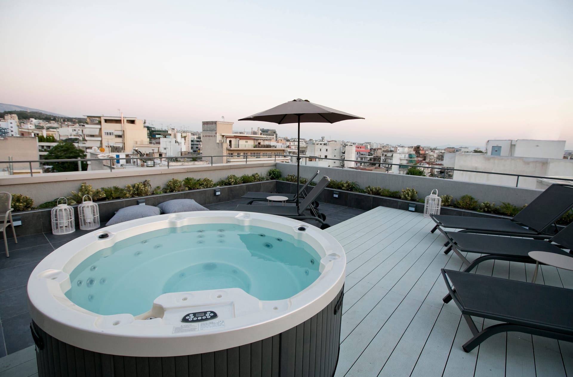 47 Luxury Suites and Lofts - 37