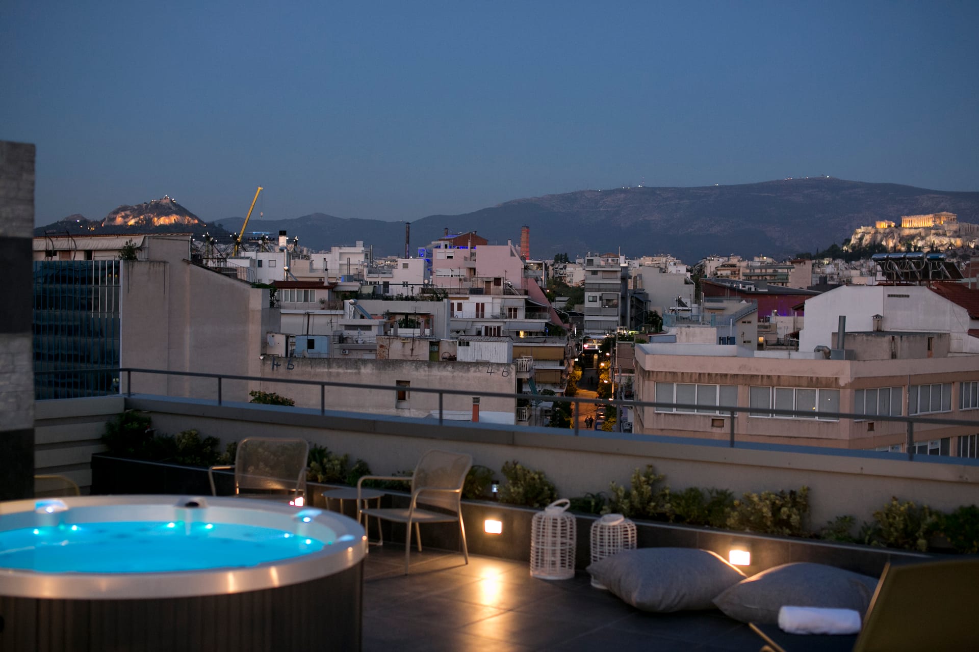 47 Luxury Suites and Lofts - 48