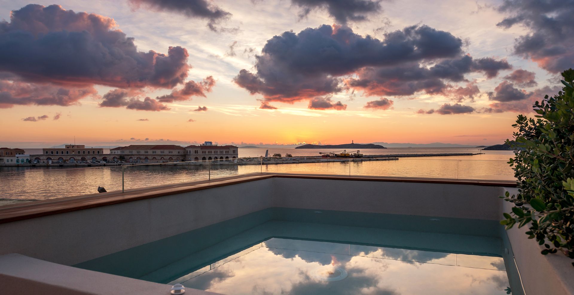 Shapes Luxury Suites - 2