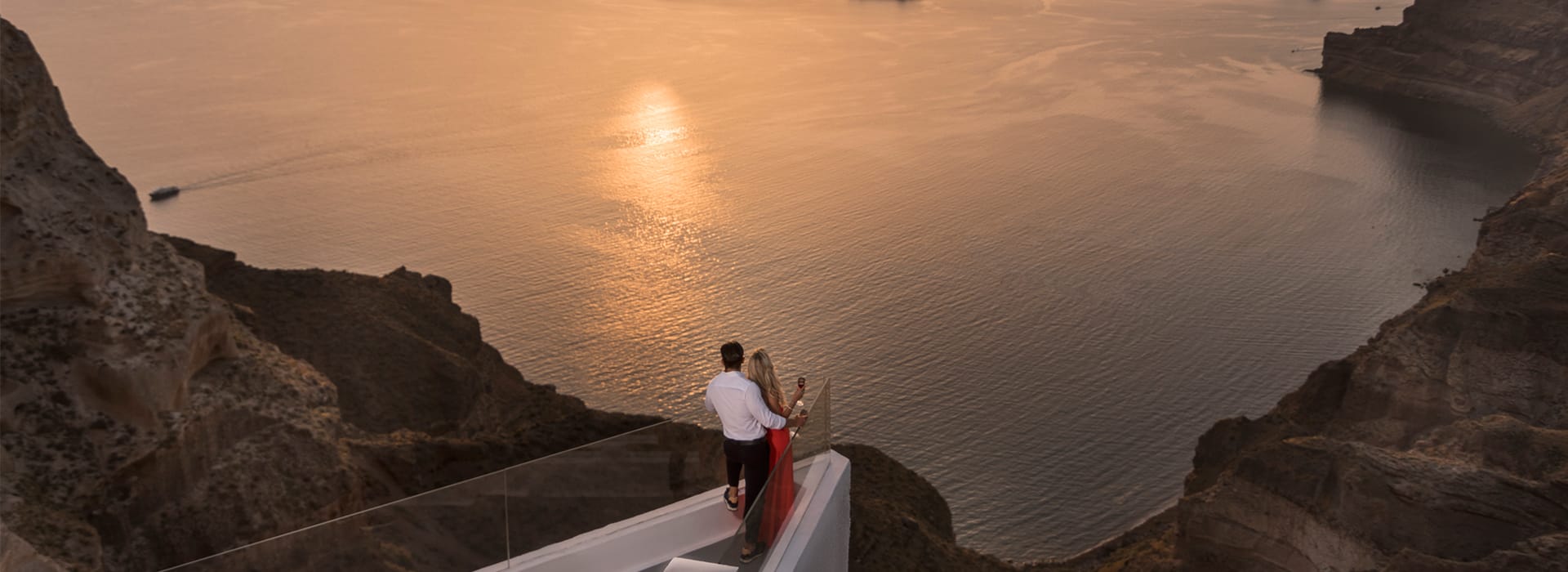 Symphony Suites Santorini - 1