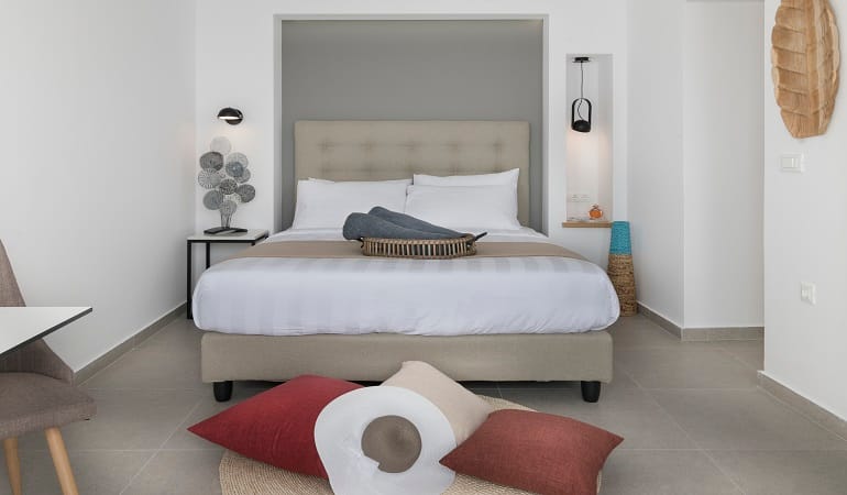 Symphony Suites Santorini - 11