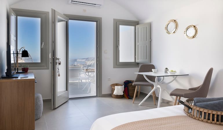 Symphony Suites Santorini - 13