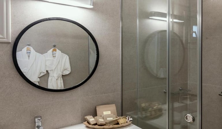 Symphony Suites Santorini - 17