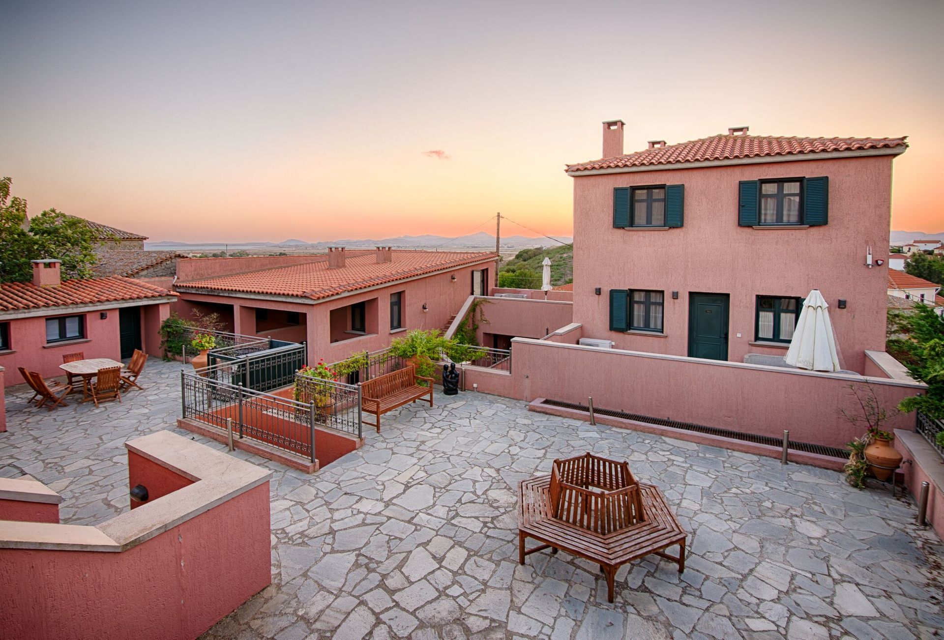 The Varos Residences Hotel - 7